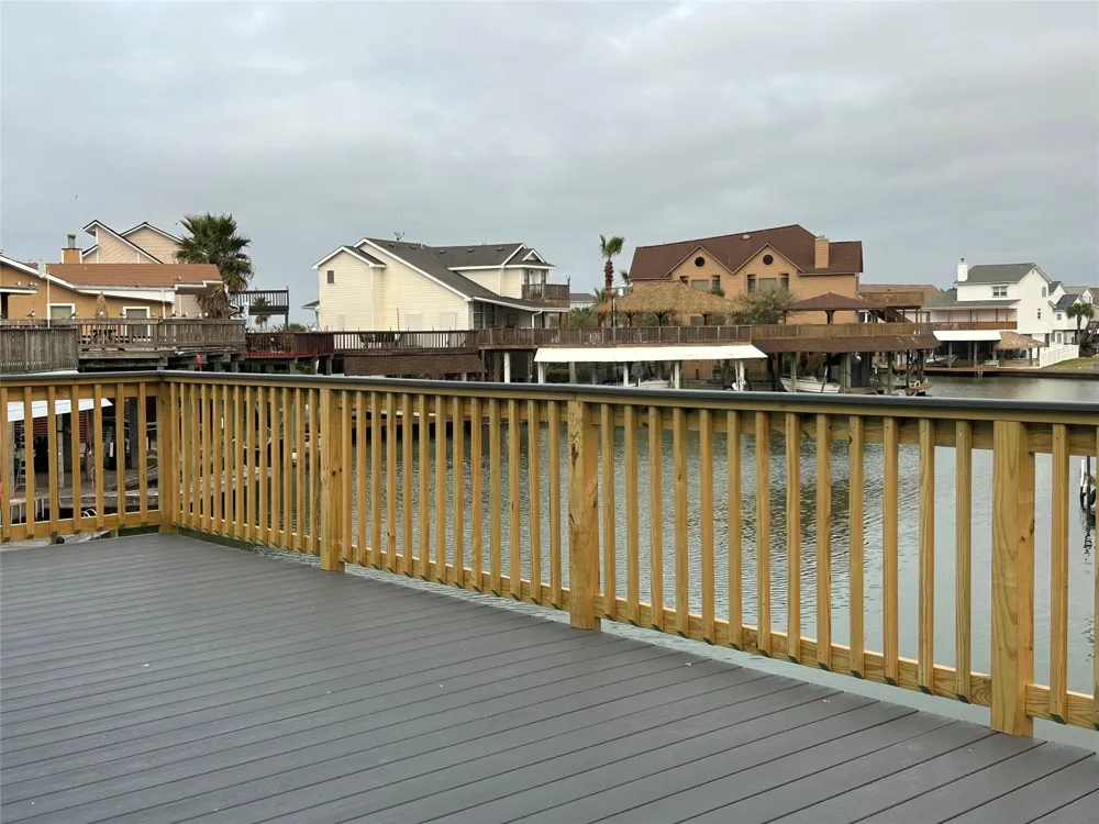 306 Isles End Road Tiki Island, TX 77554