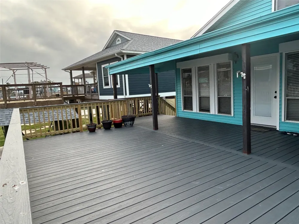 306 Isles End Road Tiki Island, TX 77554