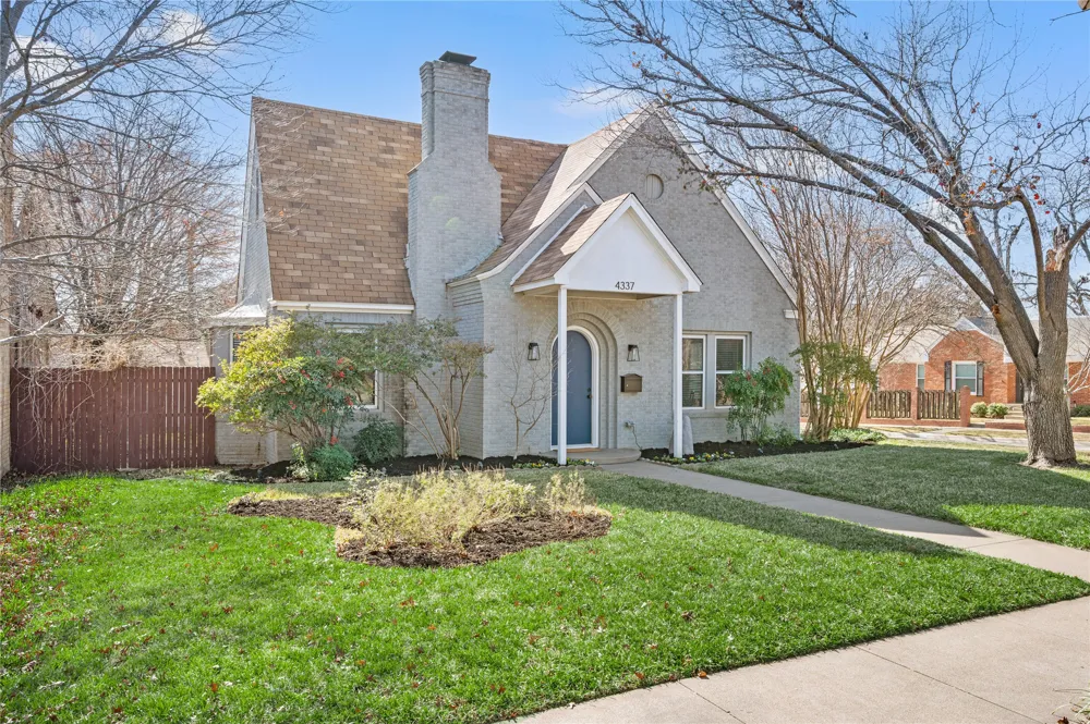 4337 Birchman Avenue