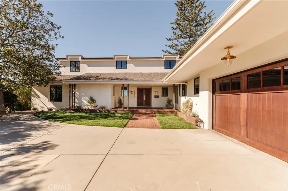 2201 Hobart Boulevard