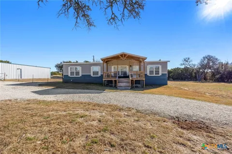 300 Private Road 3221