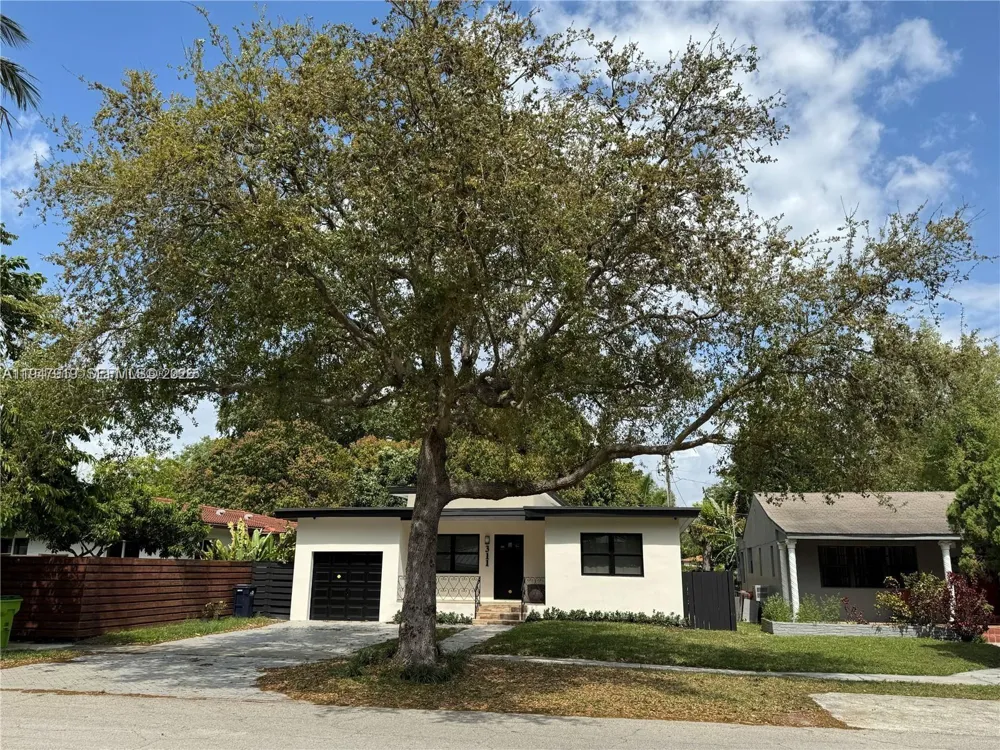 311 NE 90th St El Portal, FL 33138