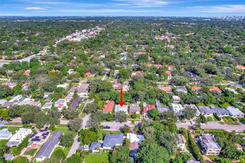 311 NE 90th St El Portal, FL 33138