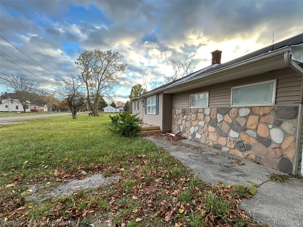 2565 McCollum Avenue