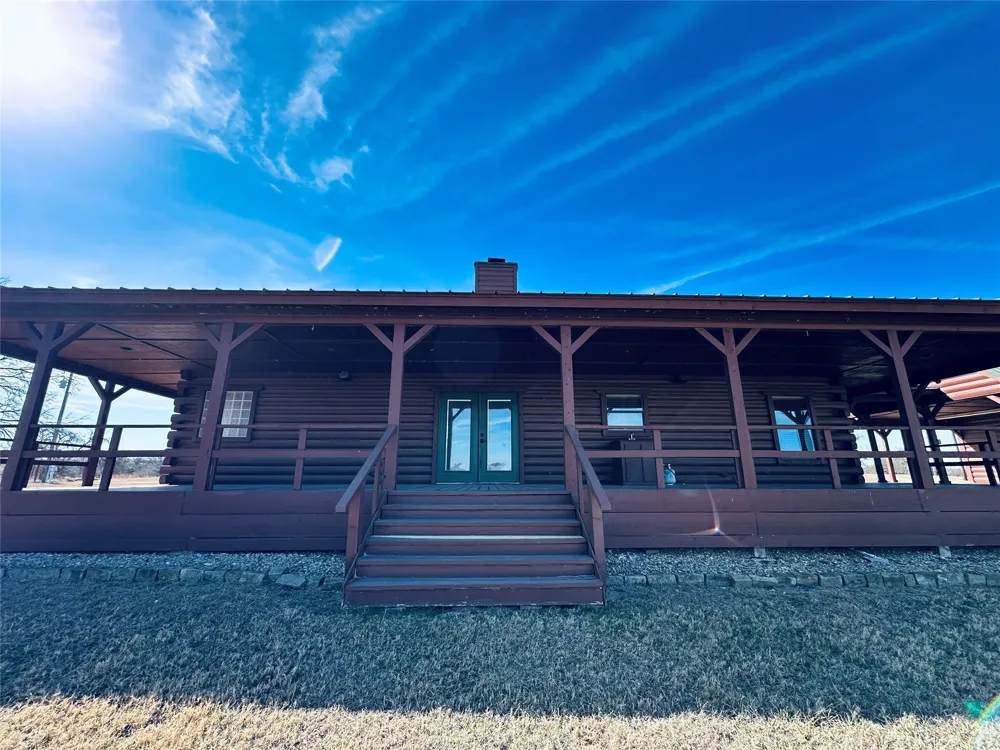 349 Lake Point Comanche, TX 76442