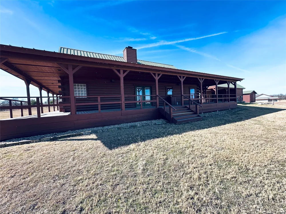 349 Lake Point Comanche, TX 76442