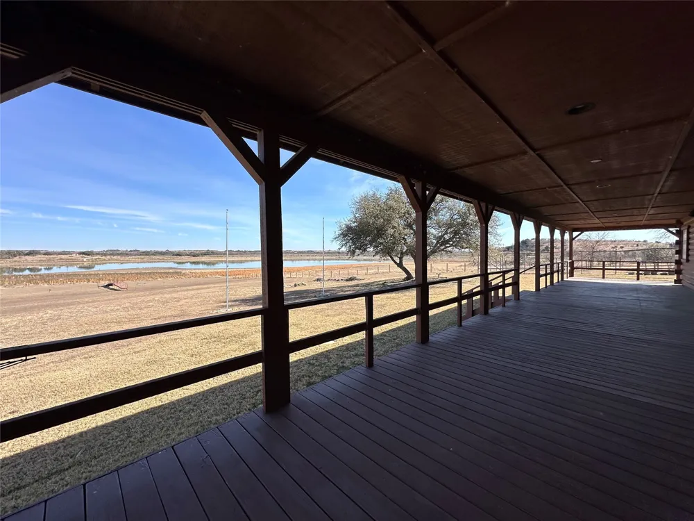 349 Lake Point Comanche, TX 76442