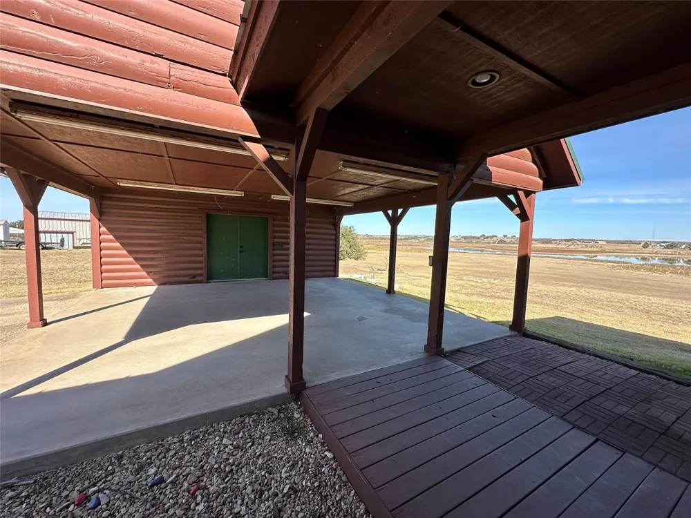 349 Lake Point Comanche, TX 76442