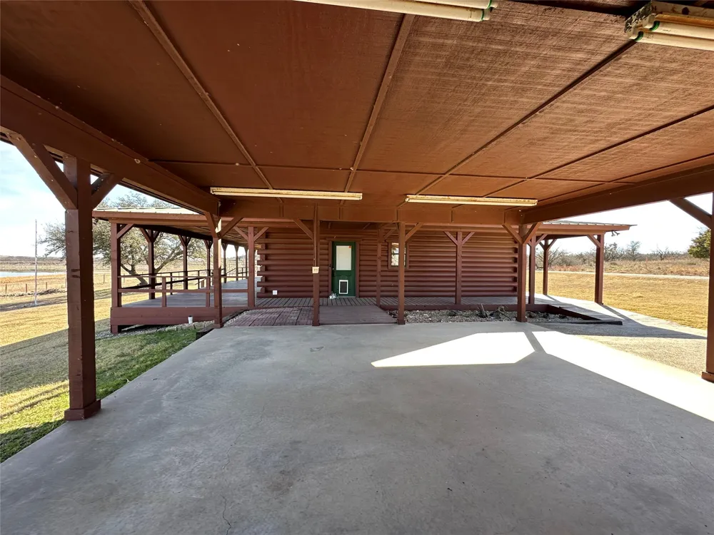 349 Lake Point Comanche, TX 76442