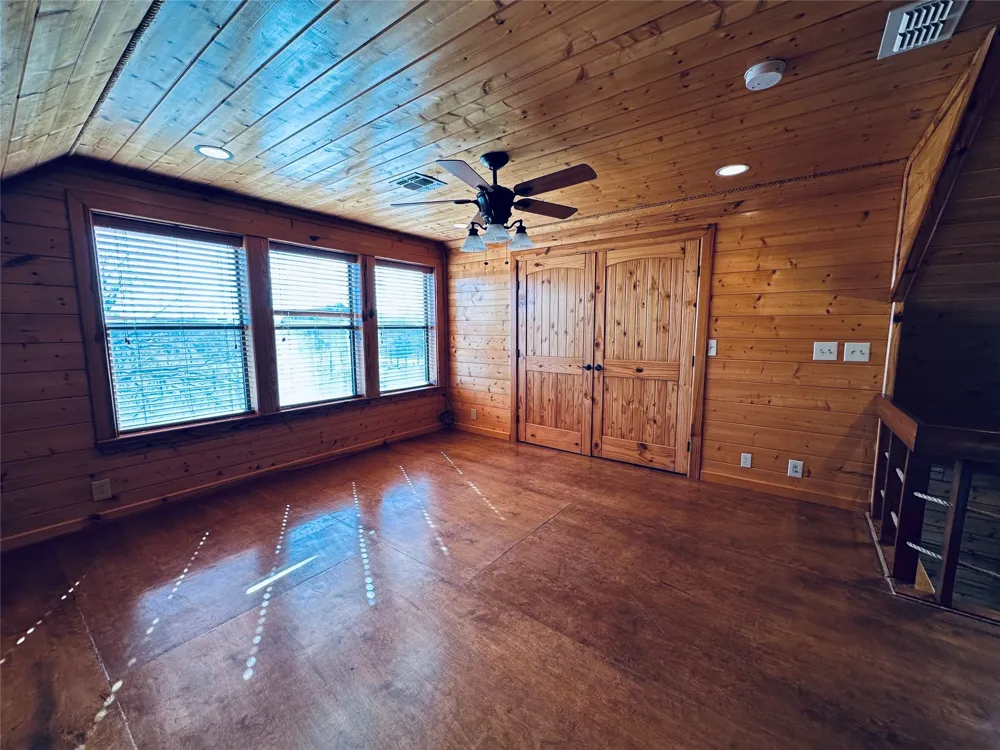 349 Lake Point Comanche, TX 76442