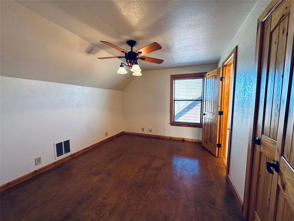 349 Lake Point Comanche, TX 76442
