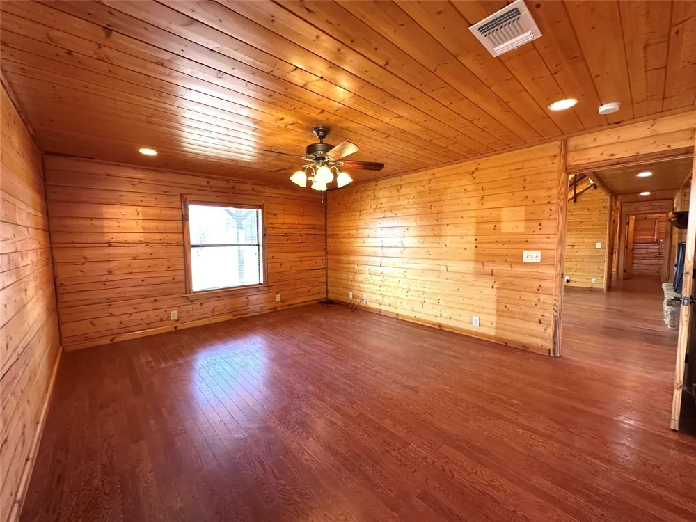349 Lake Point Comanche, TX 76442