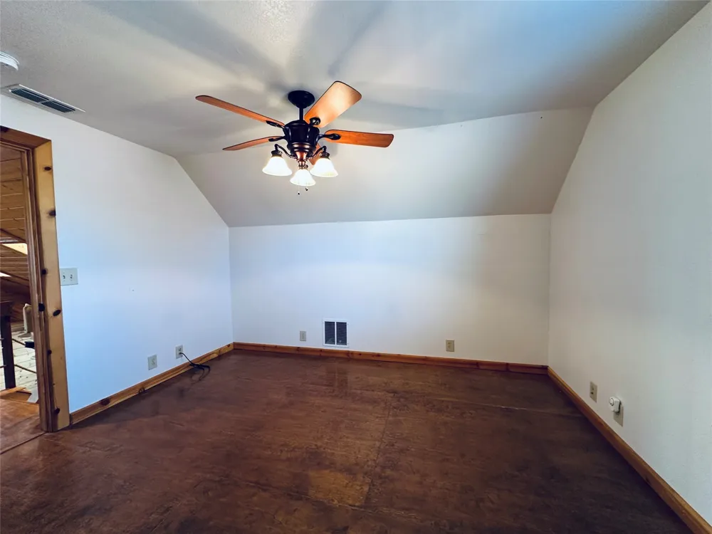 349 Lake Point Comanche, TX 76442