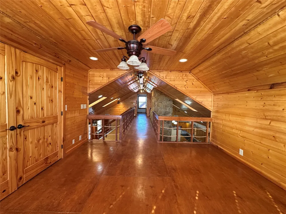 349 Lake Point Comanche, TX 76442