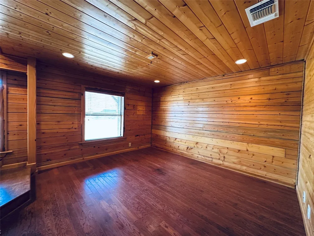 349 Lake Point Comanche, TX 76442
