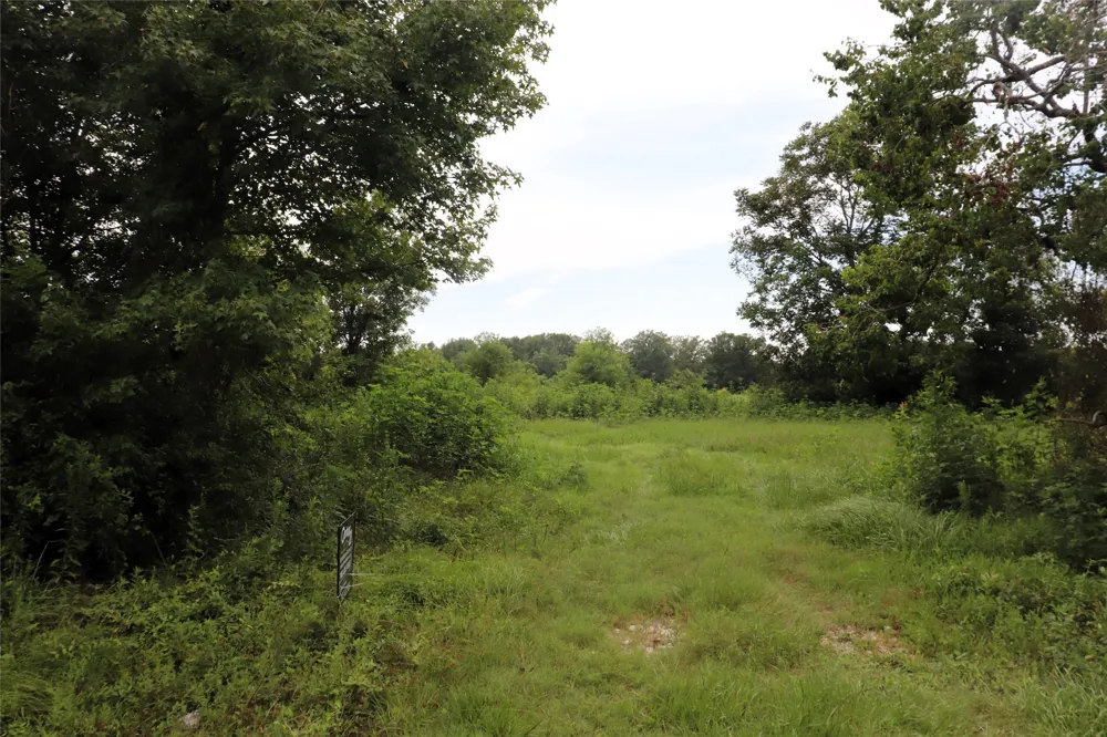127 County Road 190 Liberty, TX 77575