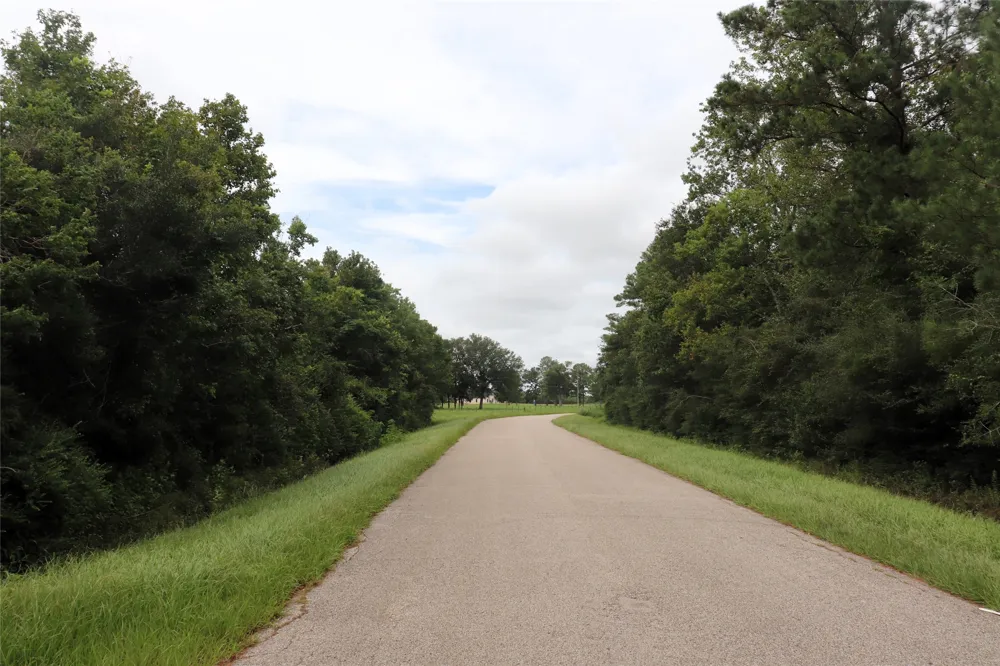 127 County Road 190 Liberty, TX 77575
