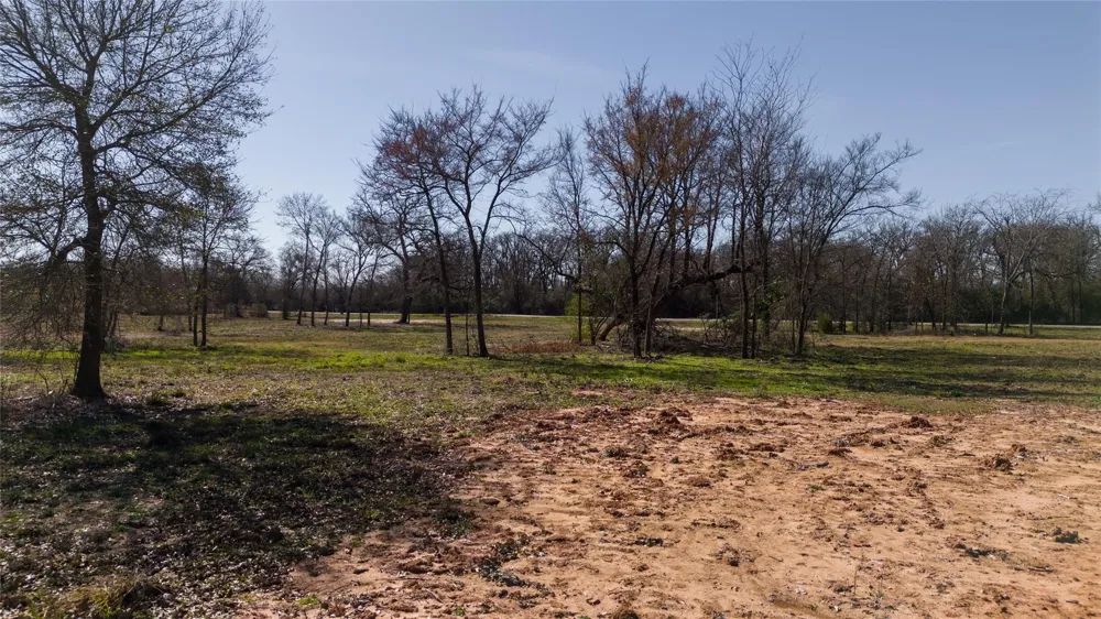 4 Wallace Rd Madisonville, TX 77864