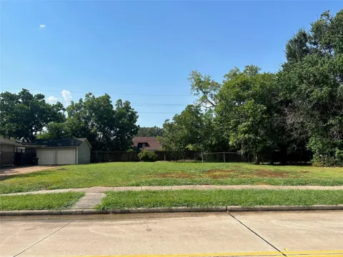 611 Lakeview Drive