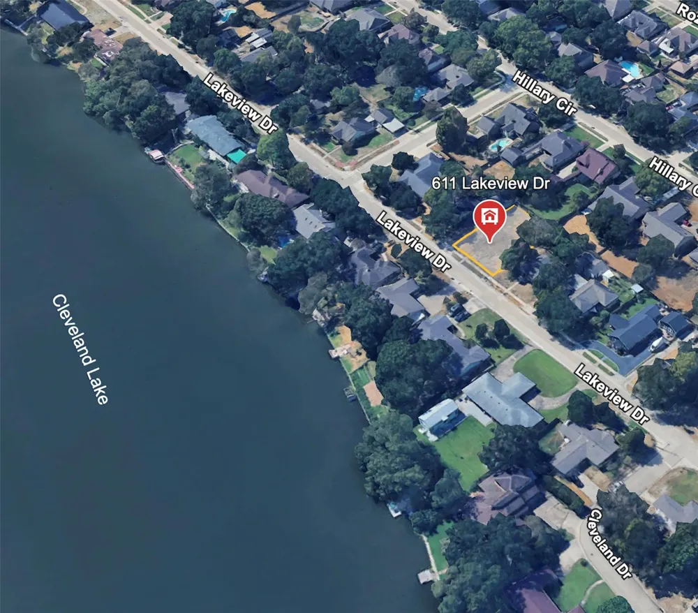 611 Lakeview Drive Sugar Land, TX 77498