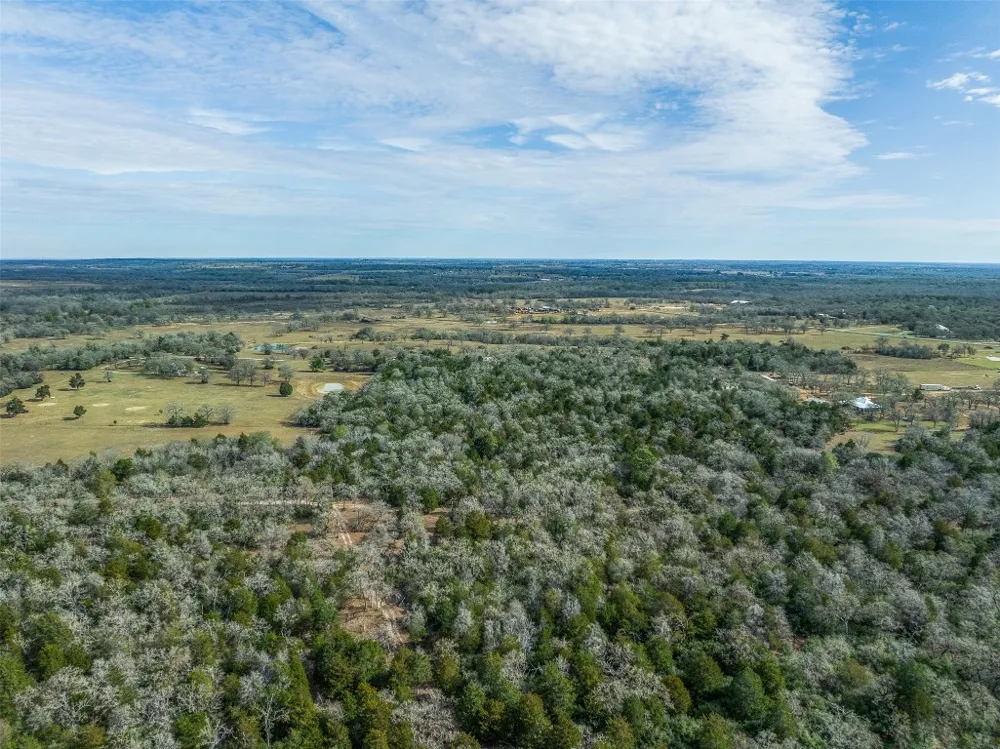 1139 Private Road 7009 Road Lexington, TX 78947