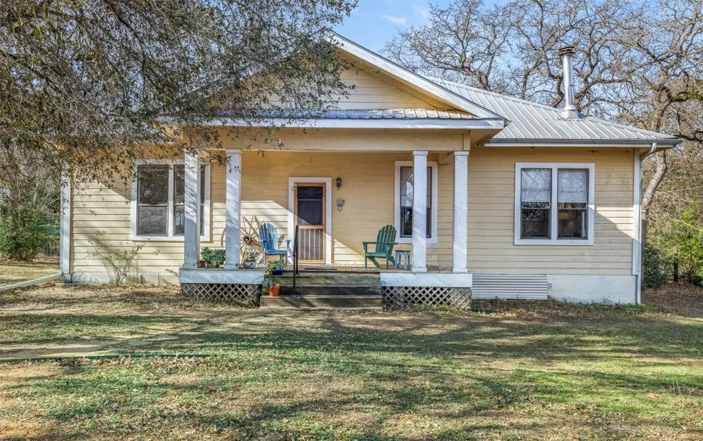 1139 Private Road 7009 Road Lexington, TX 78947