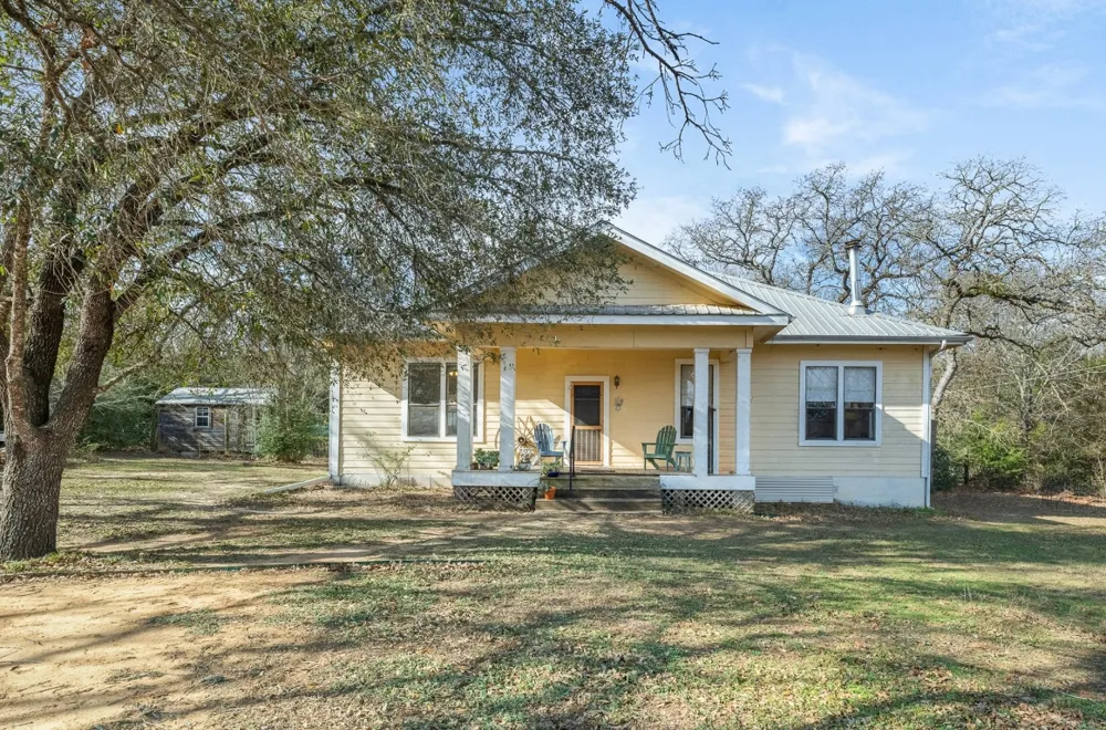 1139 Private Road 7009 Road Lexington, TX 78947