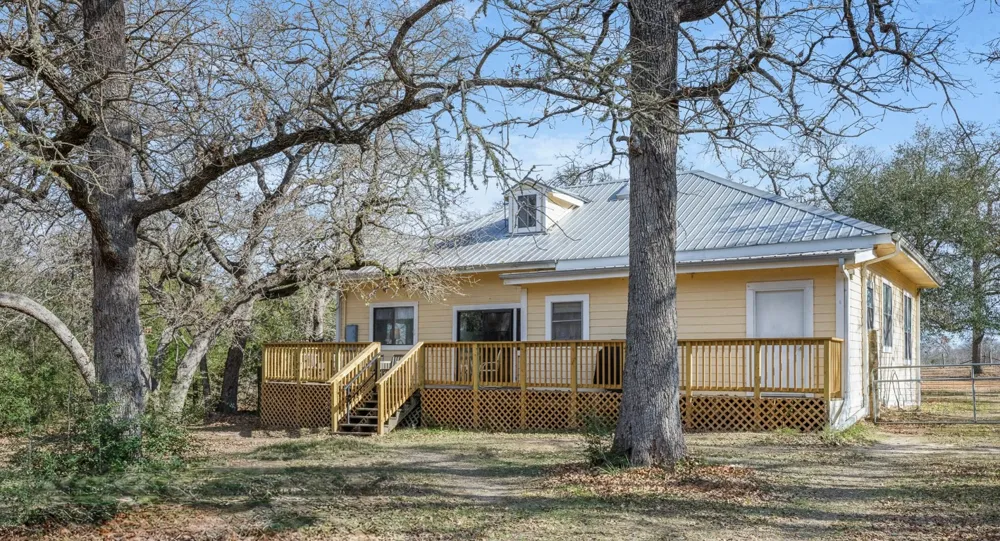 1139 Private Road 7009 Road Lexington, TX 78947