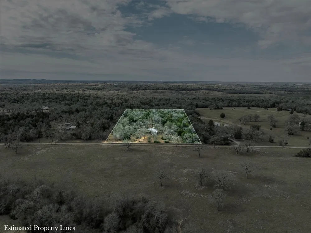 1139 Private Road 7009 Road Lexington, TX 78947