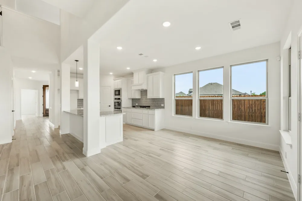 925 Cannes Drive Red Oak, TX 75154