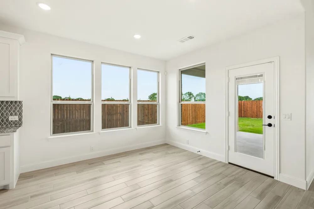 925 Cannes Drive Red Oak, TX 75154