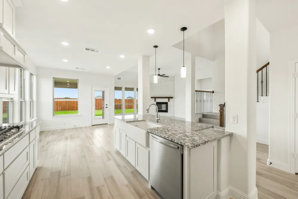 925 Cannes Drive Red Oak, TX 75154