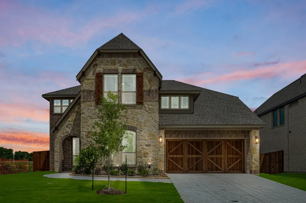 925 Cannes Drive Red Oak, TX 75154