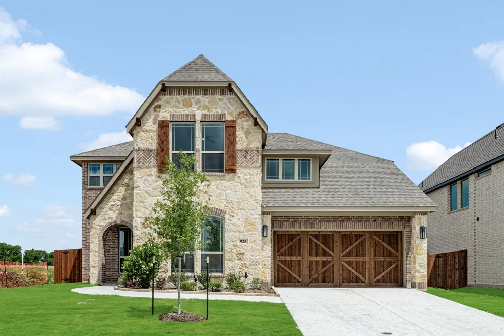 925 Cannes Drive Red Oak, TX 75154