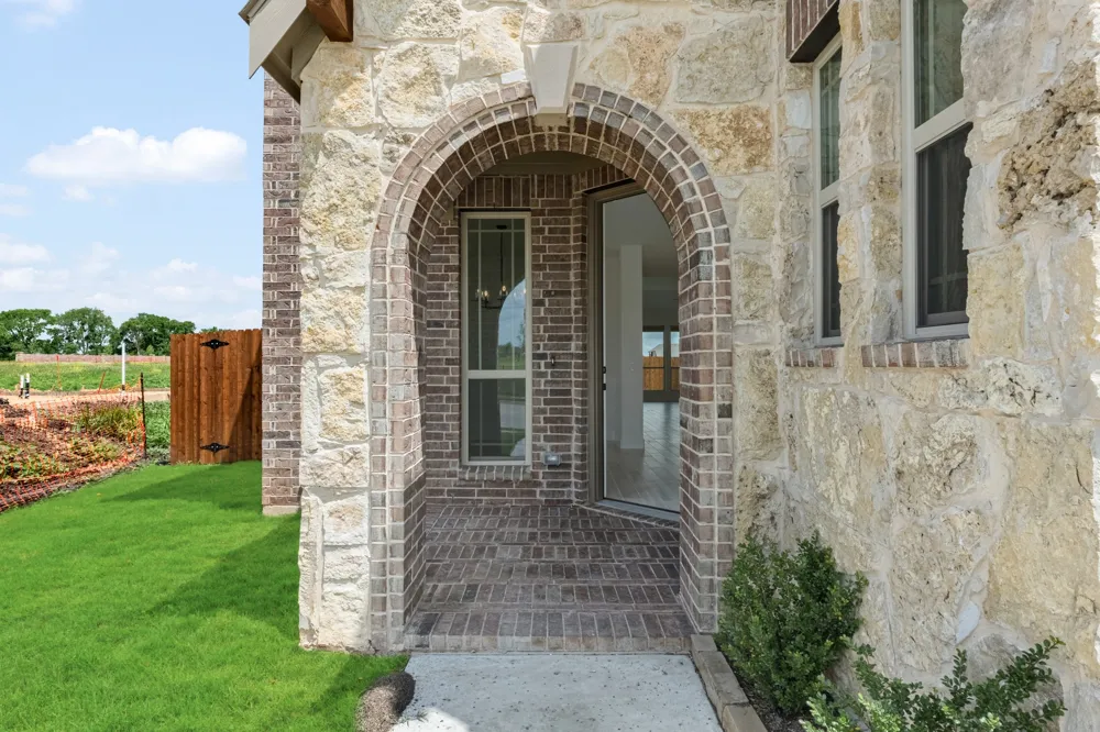 925 Cannes Drive Red Oak, TX 75154