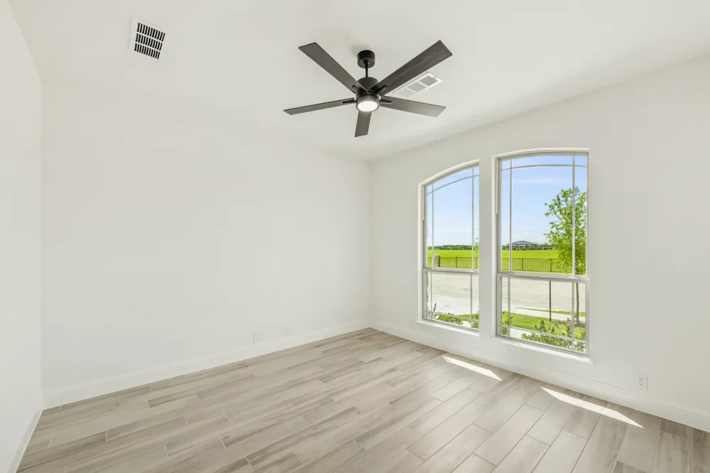 925 Cannes Drive Red Oak, TX 75154