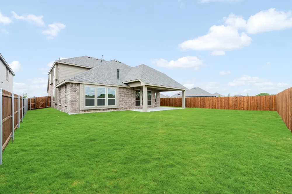 925 Cannes Drive Red Oak, TX 75154