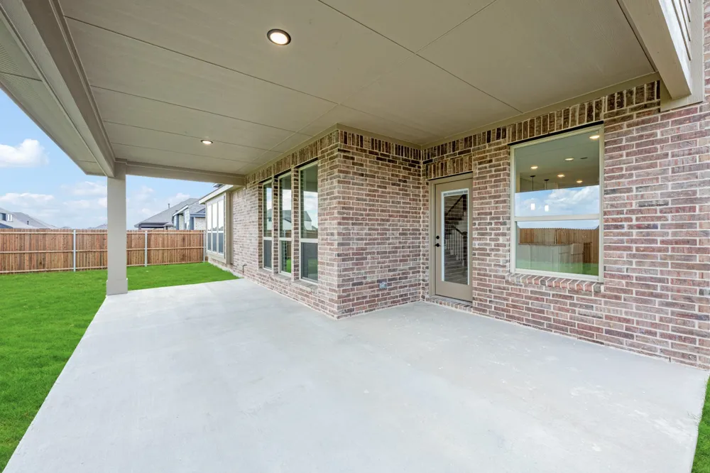 925 Cannes Drive Red Oak, TX 75154