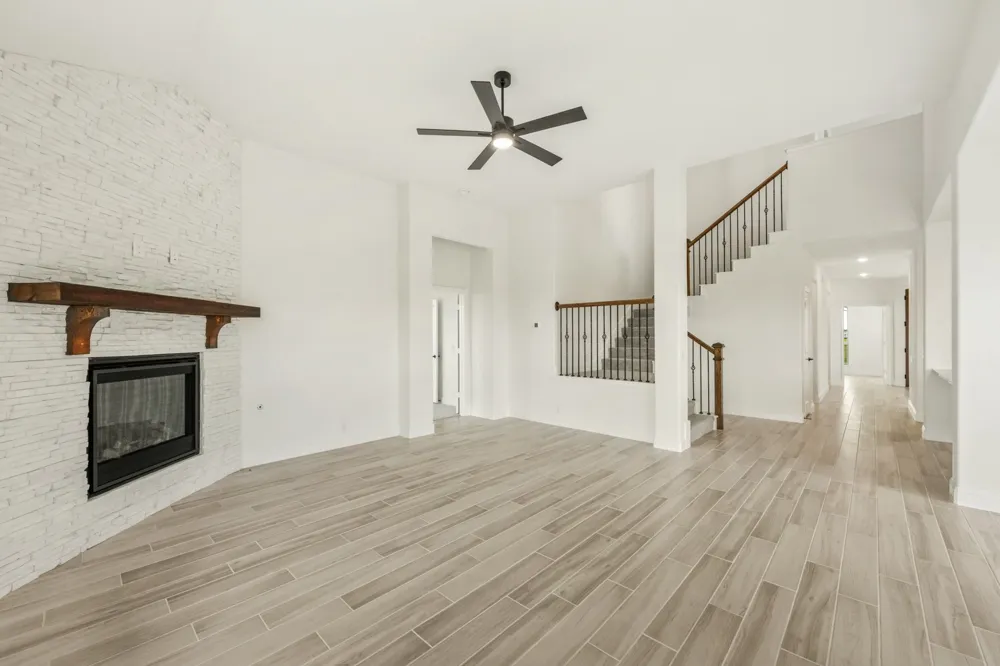 925 Cannes Drive Red Oak, TX 75154