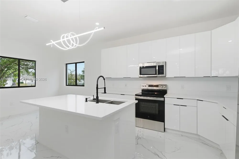 161 Blackstone Dr. Fort Myers, FL 33913