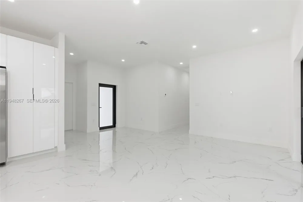 161 Blackstone Dr. Fort Myers, FL 33913