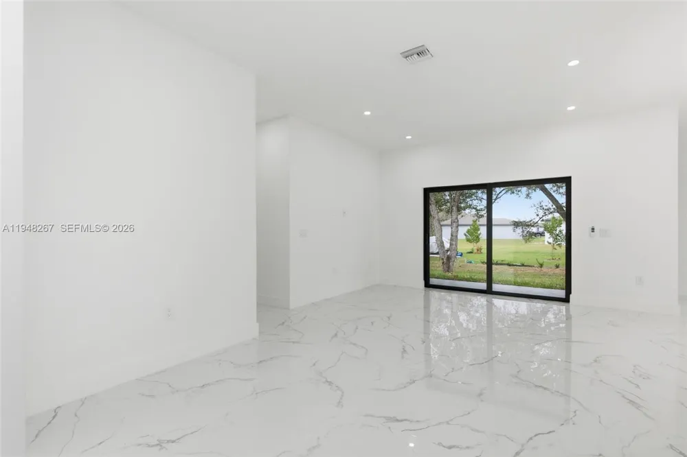 161 Blackstone Dr. Fort Myers, FL 33913