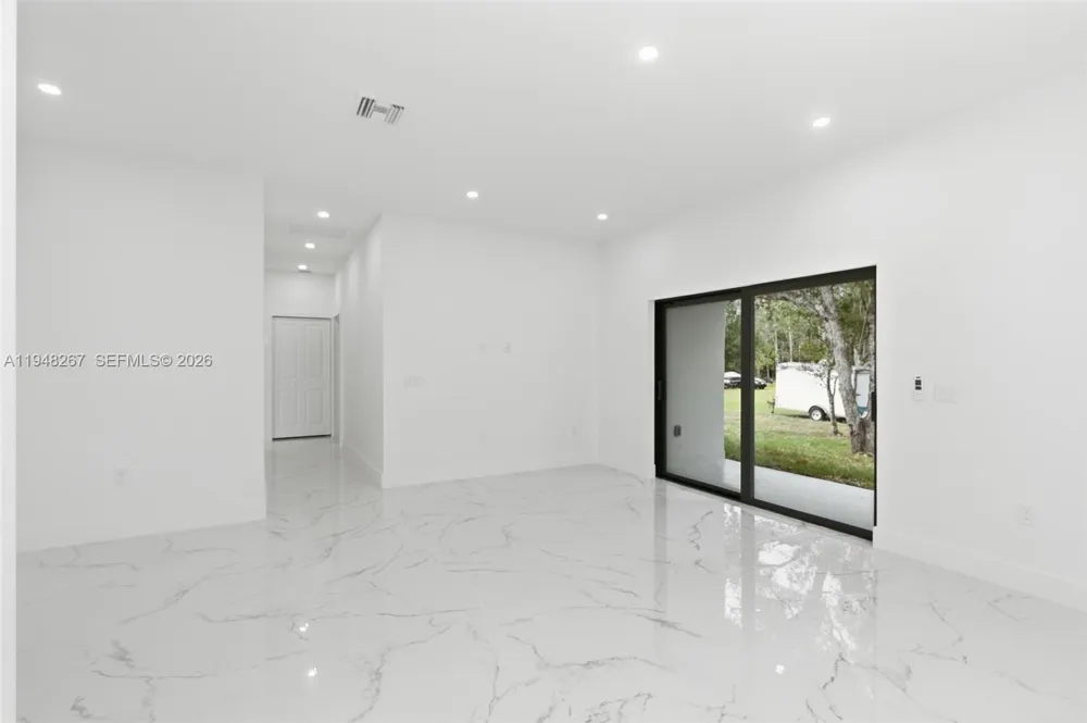 161 Blackstone Dr. Fort Myers, FL 33913