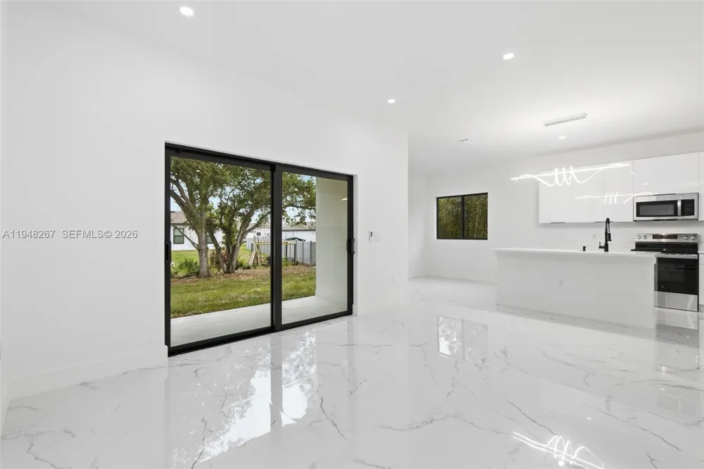 161 Blackstone Dr. Fort Myers, FL 33913