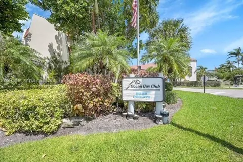 5555 Ocean Blvd #20