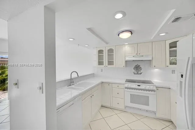 5555 Ocean Blvd #20 Lauderdale By The Sea, FL 33308