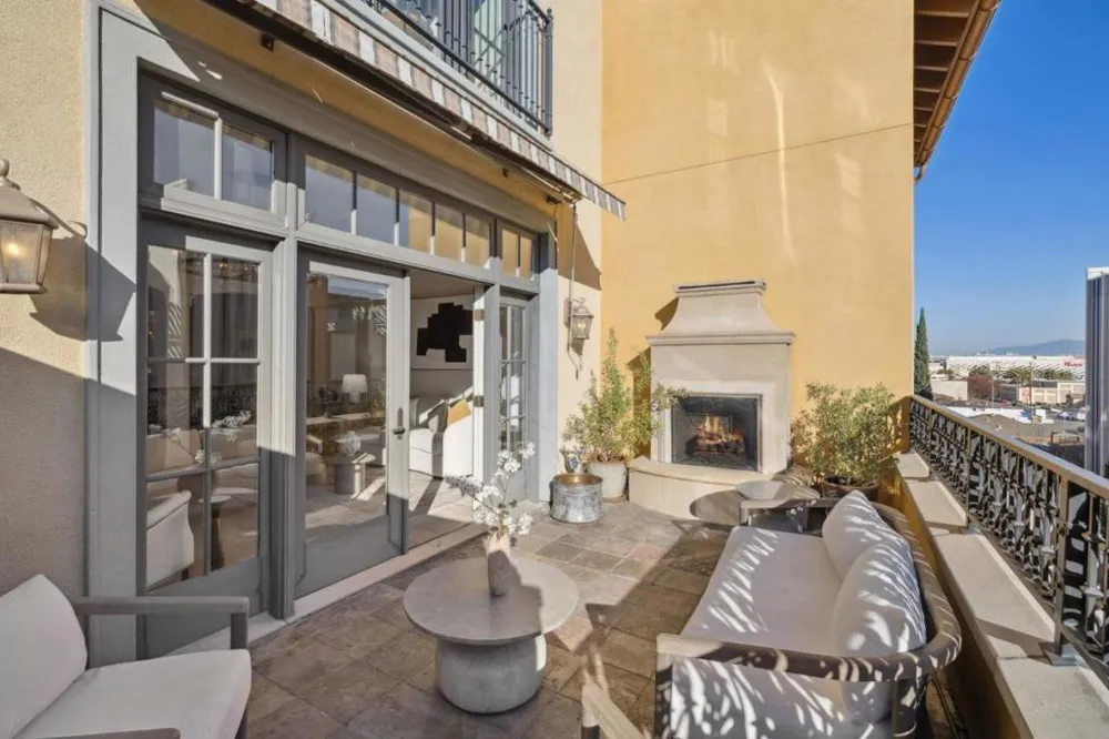 356 Santana Row #320 San Jose, CA 95128