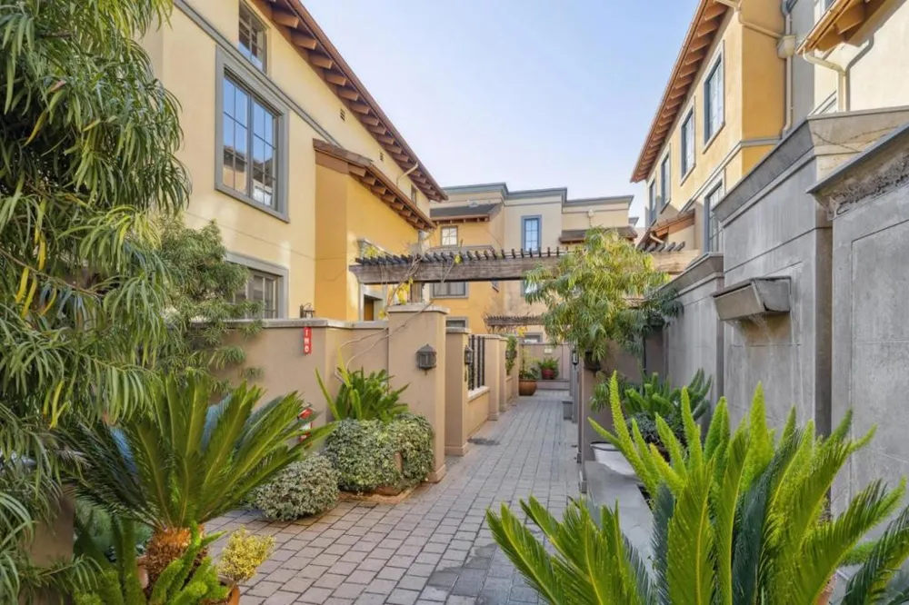 356 Santana Row #320 San Jose, CA 95128