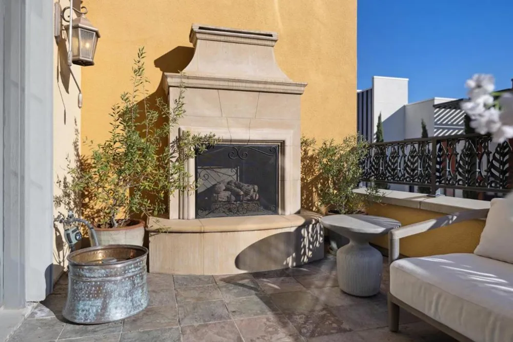 356 Santana Row #320 San Jose, CA 95128