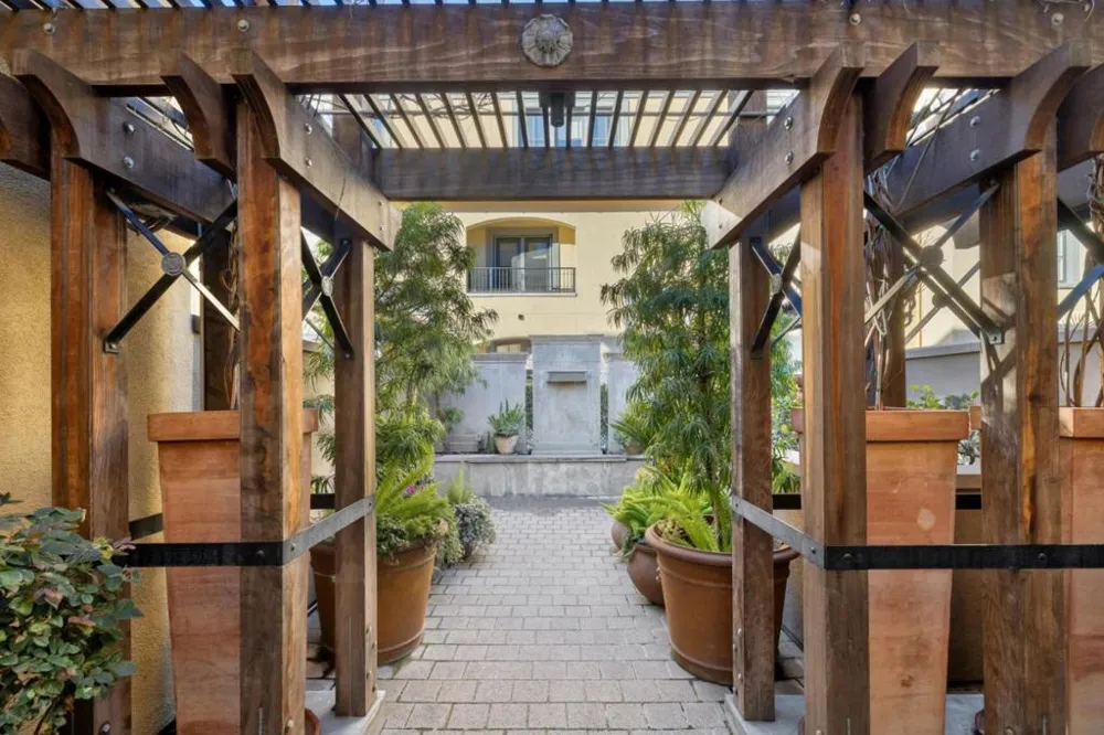 356 Santana Row #320 San Jose, CA 95128